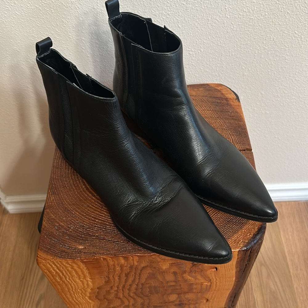Marc Fisher, pointed toe, ankle boots, black, size 9 W